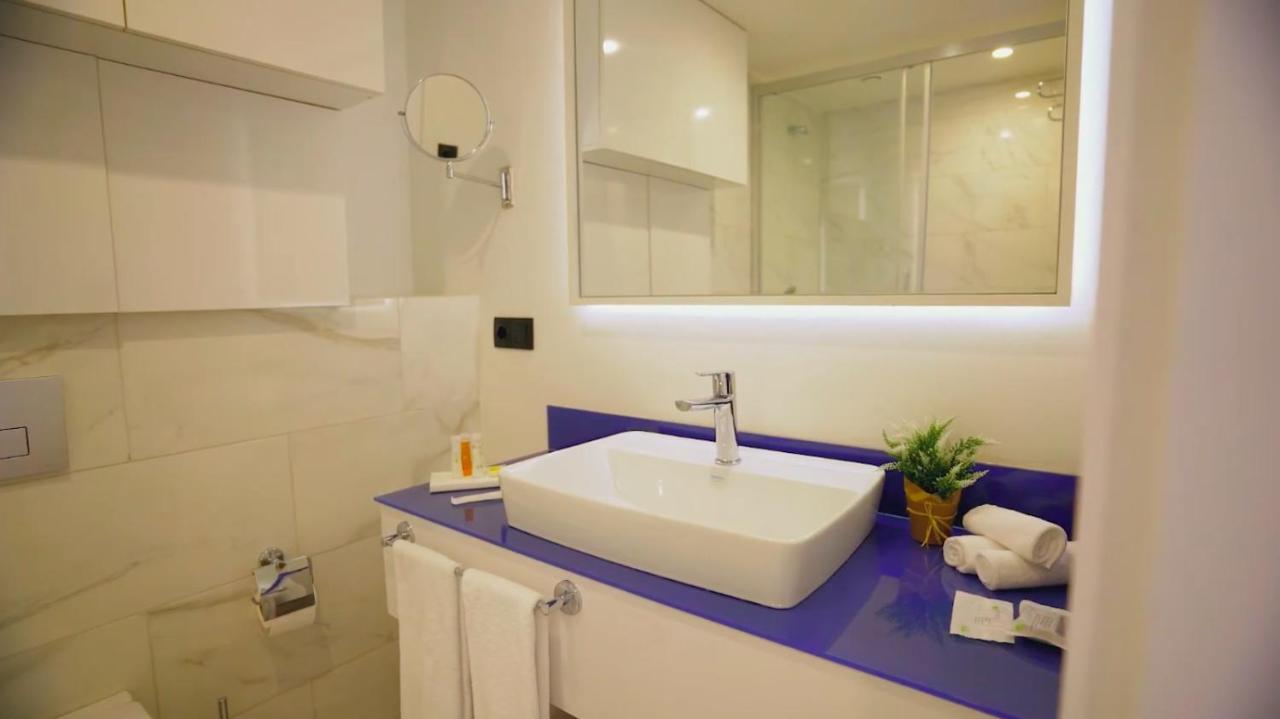Orbi City Suite Sea View In Batumi Aparthotel Buitenkant foto